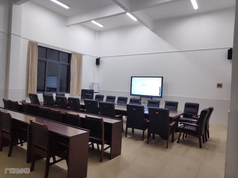 云浮某中学教室会议室