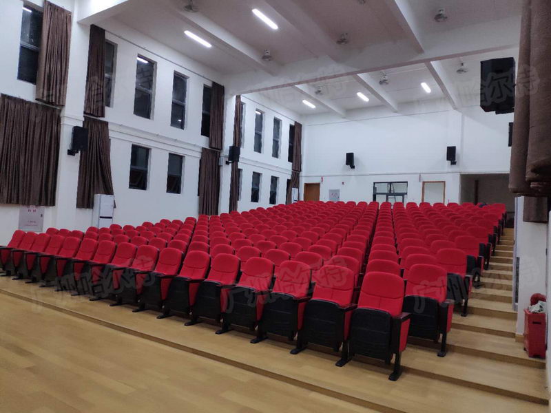 云浮某中学报告厅